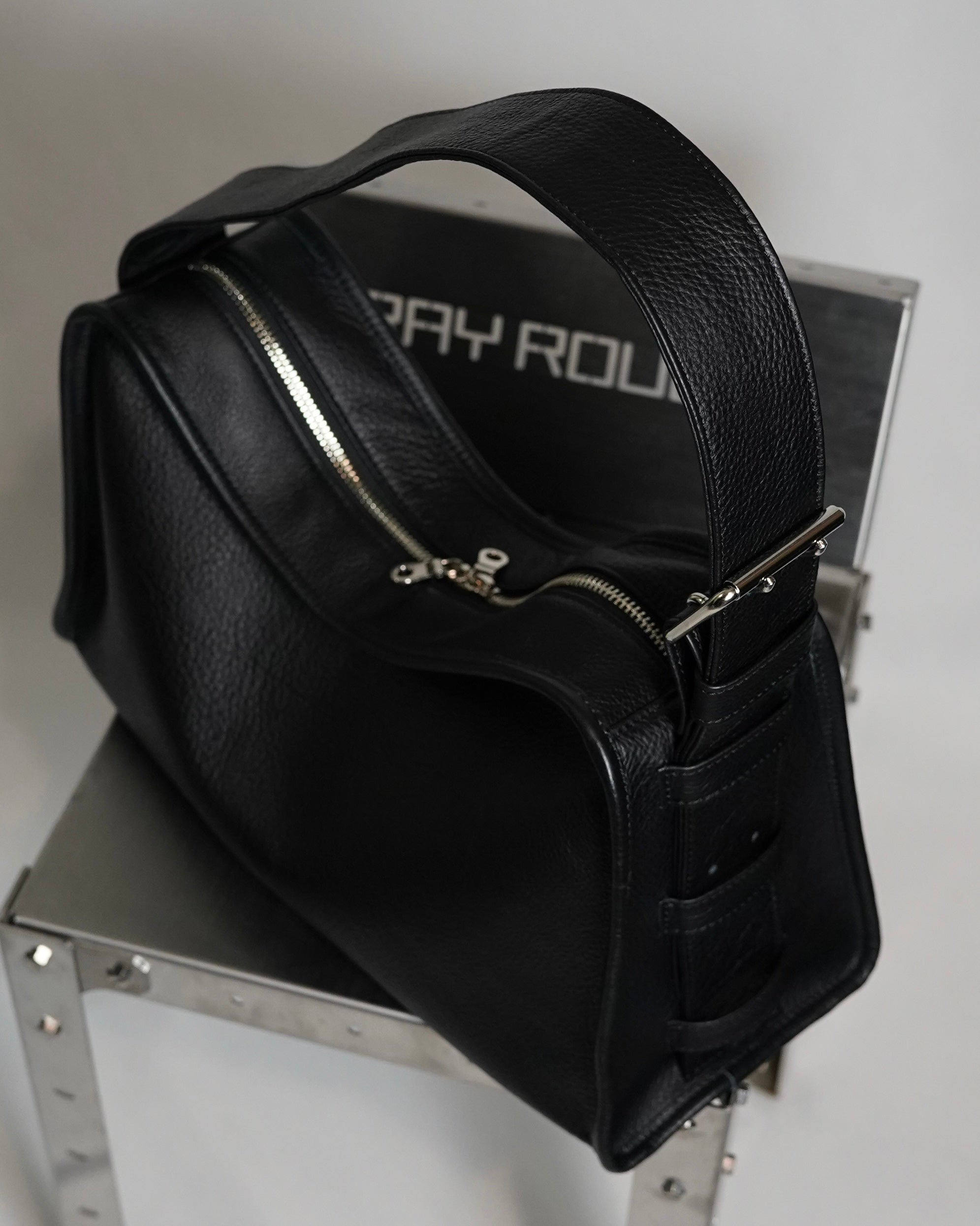 06 aurea -short- (※3月発売予定)