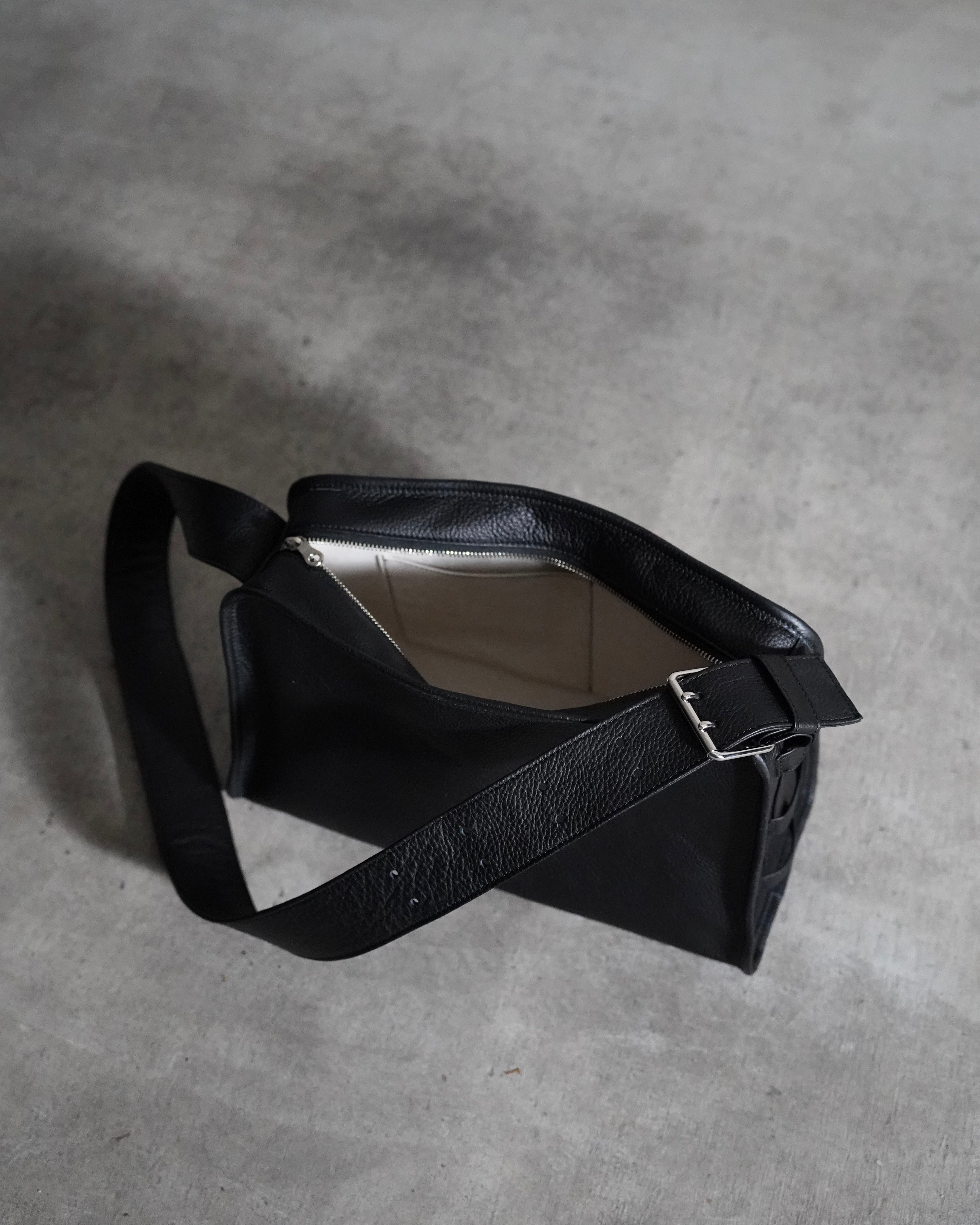 05 aurea(※3月発売予定)