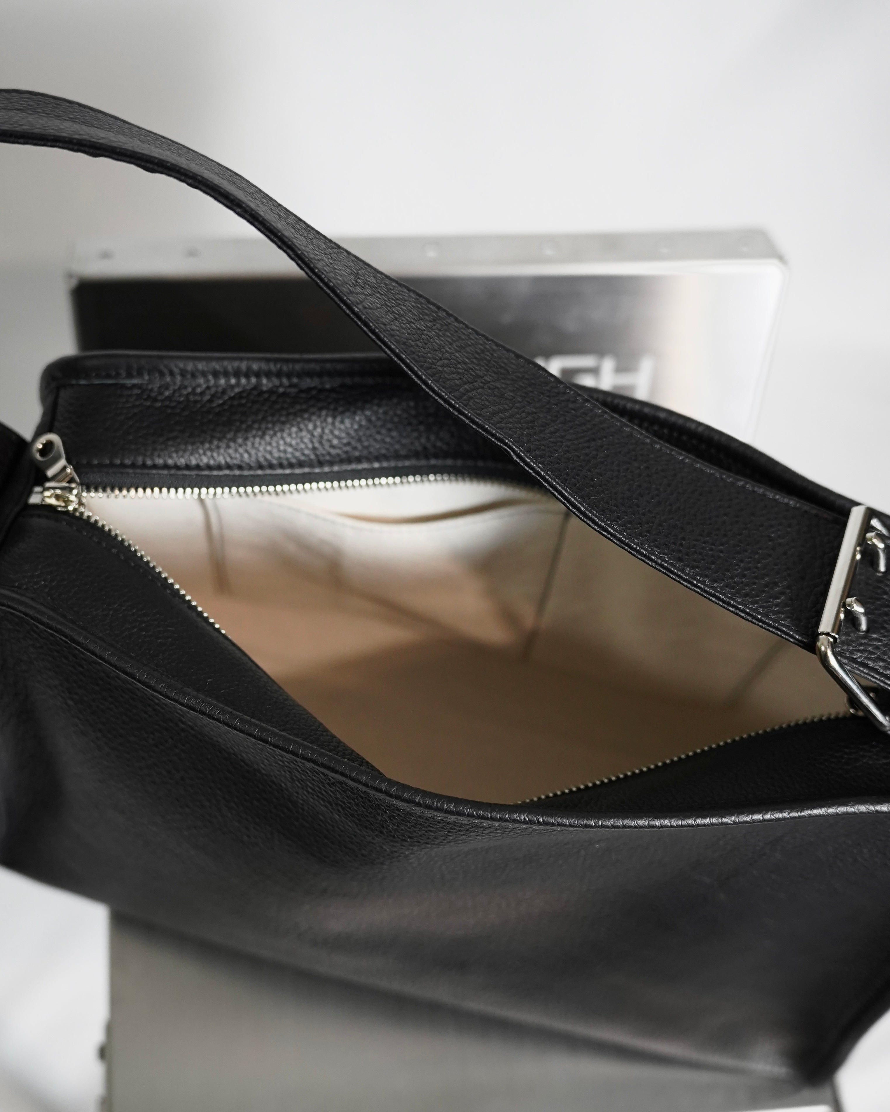 06 aurea -short- (※3月発売予定)