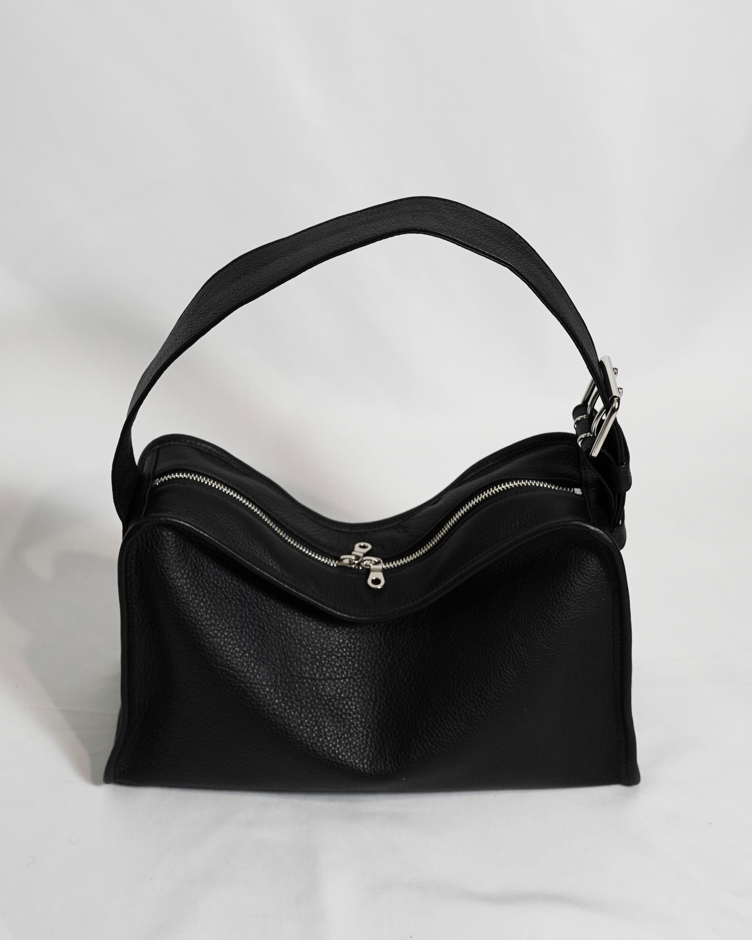 06 aurea -short- (※3月発売予定)